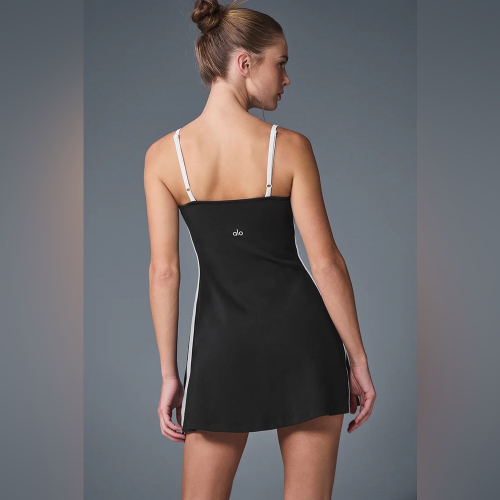 Airbrush Streamlined Dress - Picture 3 of 6
